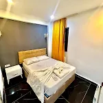 Happy Aparthotel *